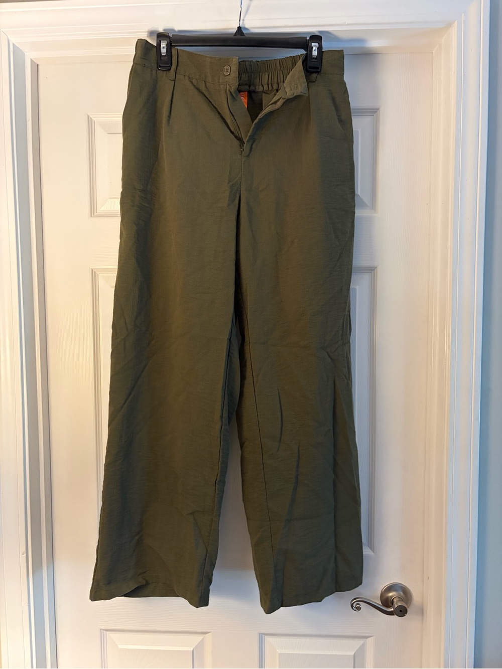 Straight-Leg Women's Pants in Olive Green